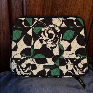 Vera Bradley Imperial Rose Cloth Computer, iPad Zippered Cover, good condition